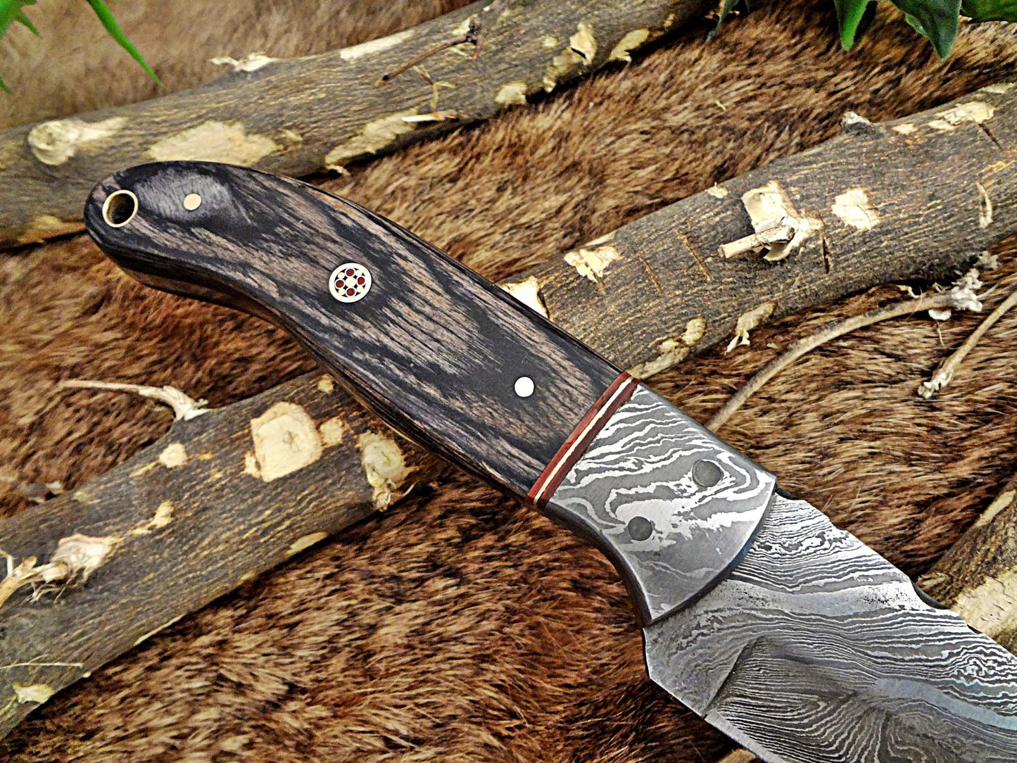 9.5" Damascus steel full tang blade skinning Knife, Available in 2 wood scales with Brass bolster, includes Cow hide Leather sheath