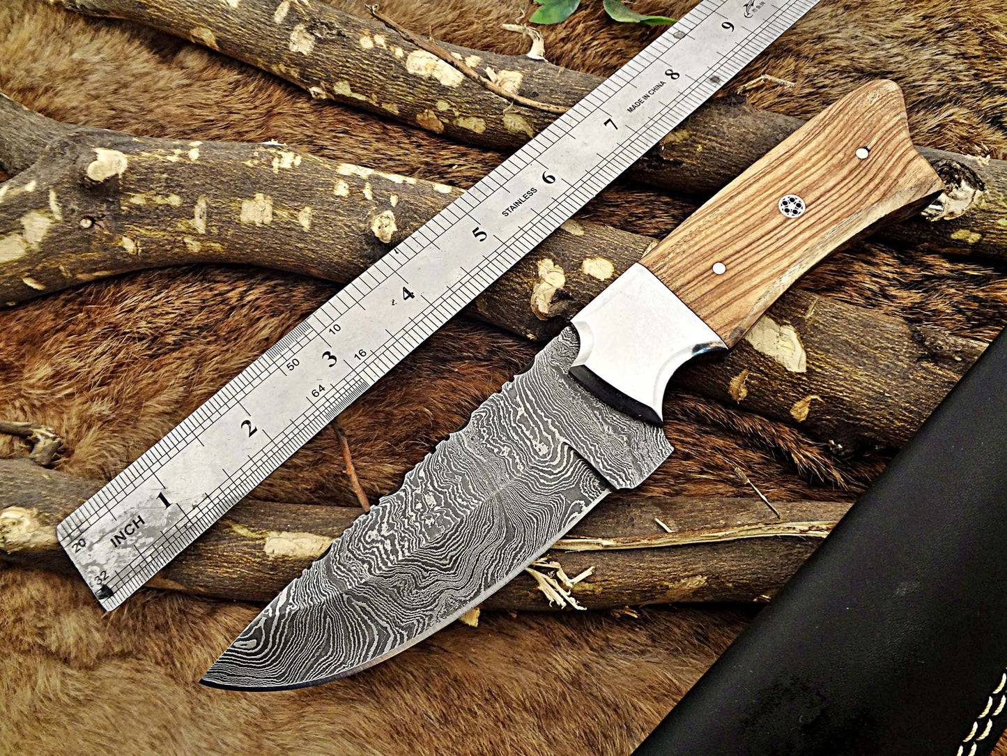 9" Long hand forged Damascus steel Skinning knife, 4.5" full tang blade, 2 colors wood scale with bolster, Cow hide Leather sheath included