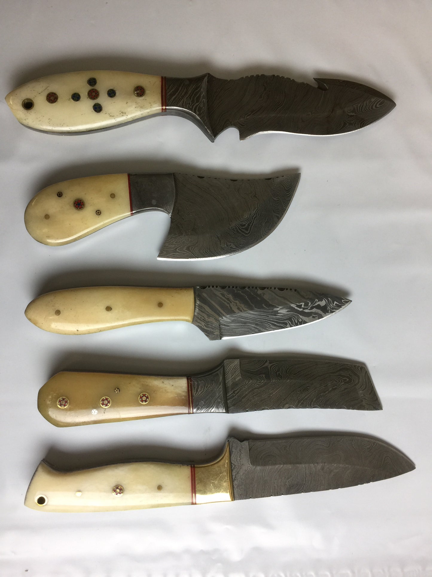 5 pieces Damascus steel Camel Bone scale skinning knives set. Overall 44 inches long Full tang Damascus steel blade knives, Cow hide leather sheath