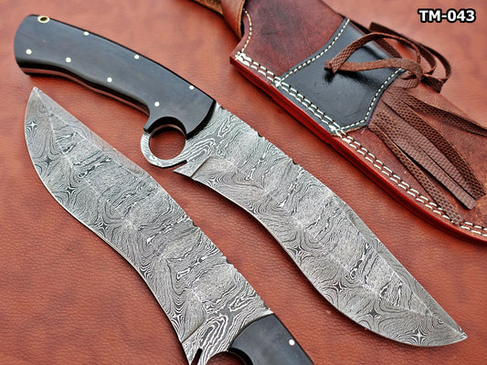13" Long hand forged Damascus steel Nessmuk machete with finger hole, Black bull horn scale with inserting hole, Cow Leather sheath