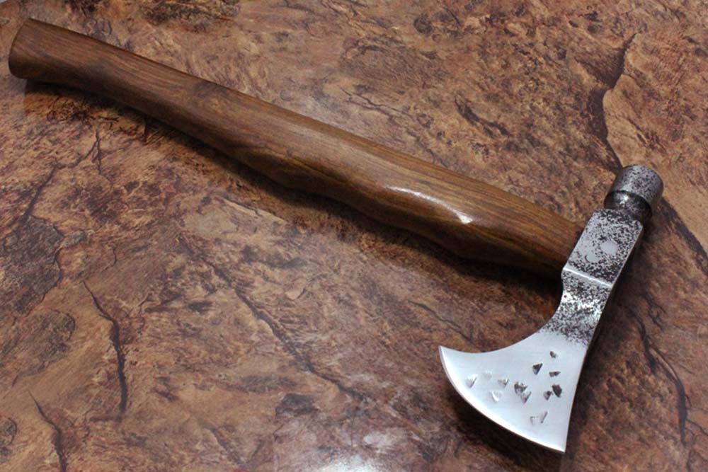 18 Inches long High carbon steel voyager axe with Hammer, Rose wood round handle, thick cow hide leather sheath included