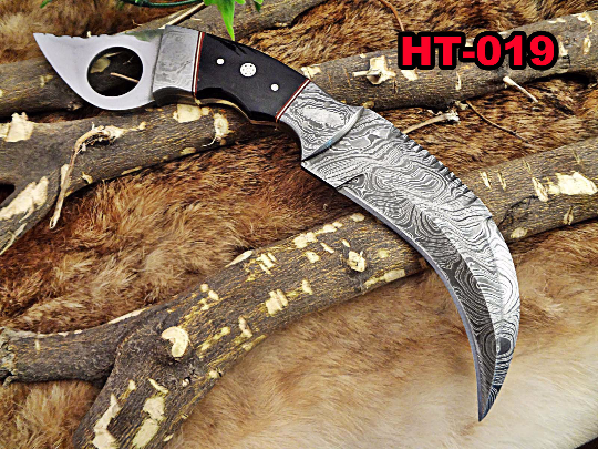 11" Long hand forged Damascus steel full tang Karambit Knife, Natural Bull horn with Damascus Bolster & Pommel finger hole, Leather sheath