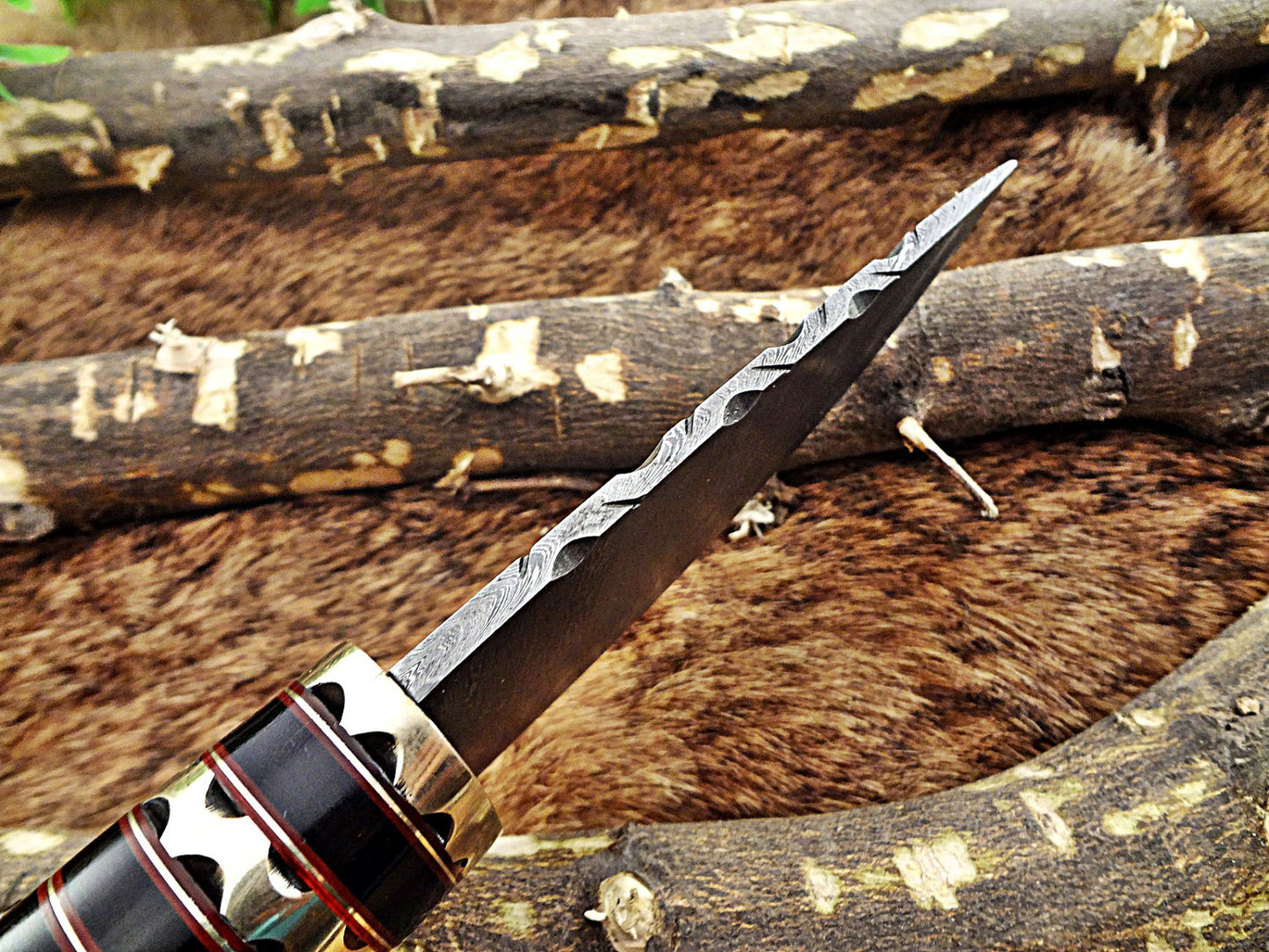 9" Long hand forged Damascus steel Knife, Buffalo Horn round scale with engraved Brass and fiber spacing, cow hide Leather sheath