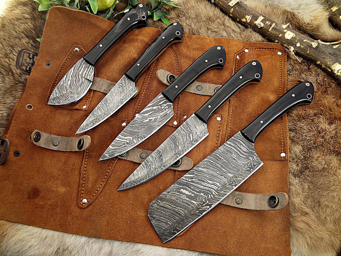5 Pieces Damascus steel kitchen knife set includes (10.6+9.6+9.0+8.0+7.6)Inches knives in Black Bull horn scale, includes Leather sheath