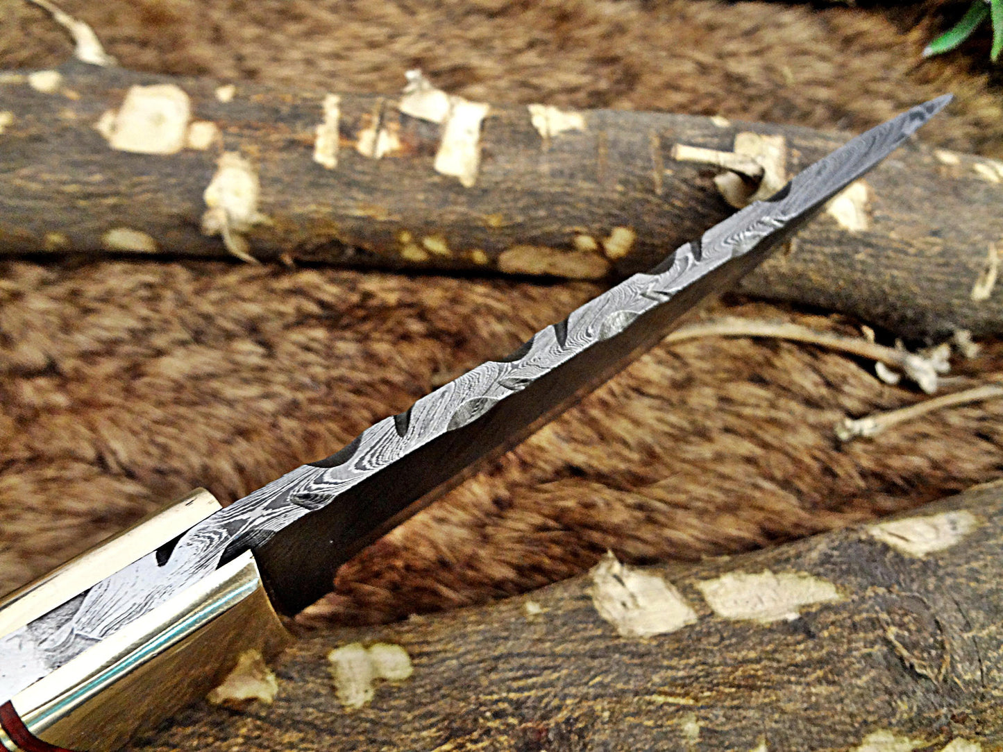9.5" Damascus steel full tang blade skinning Knife, Available in 2 wood scales with Brass bolster, includes Cow hide Leather sheath