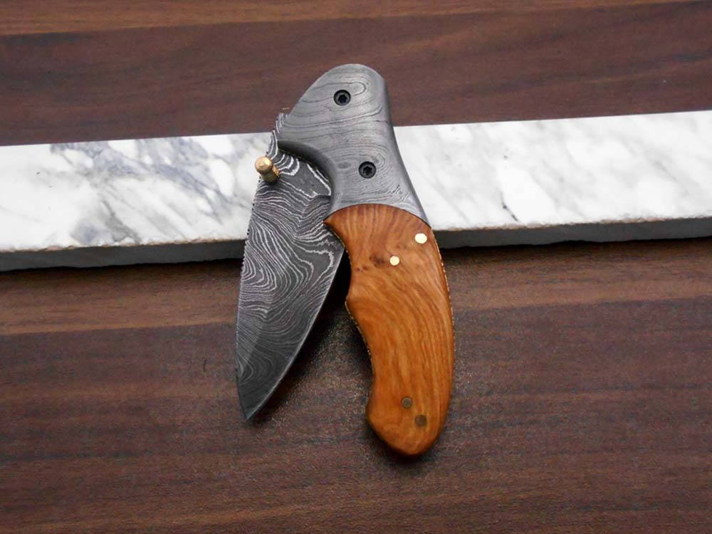 7"long Folding pocket Knife in 3 scale colors, 3" long Hand Forged Damascus steel legal blade, Various scales available, Cow hide leather sheath included